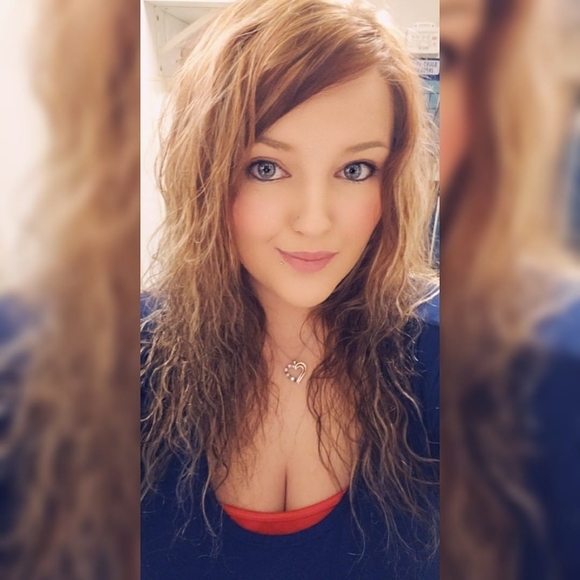 Meet your Posher, Melanie - Picture 1 of 1